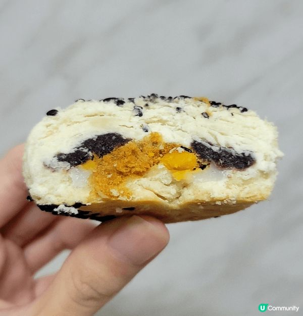 之前參加咗恆香烘焙工作坊 ，製作酥皮QQ麻糬肉鬆酥🥰，睇著老...