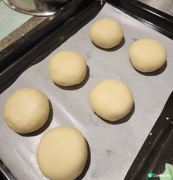 之前參加咗恆香烘焙工作坊 ，製作酥皮QQ麻糬肉鬆酥🥰，睇著老...