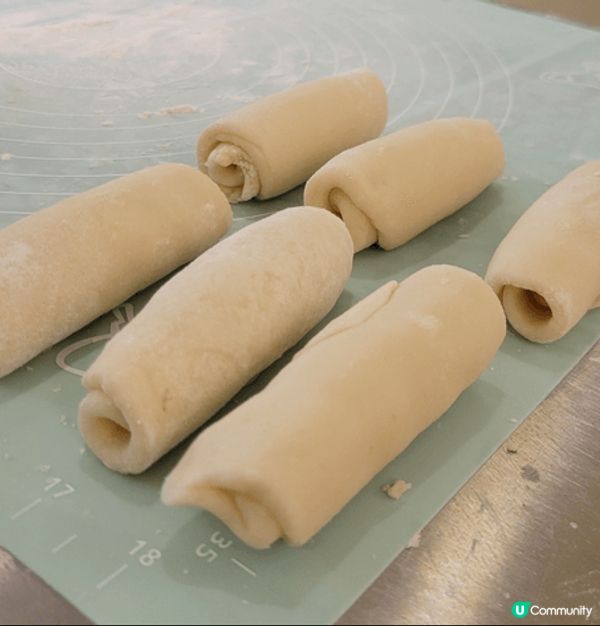 之前參加咗恆香烘焙工作坊 ，製作酥皮QQ麻糬肉鬆酥🥰，睇著老...