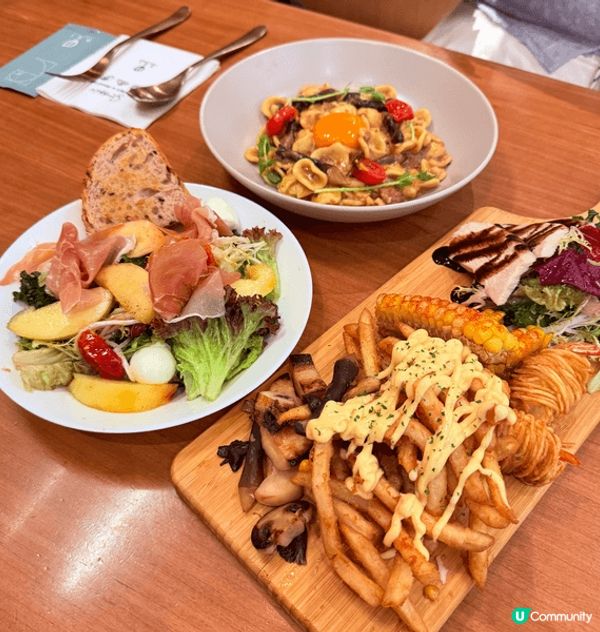 全部都係我最愛嘅食物，最後一張一定係我最愛嘅海洋公園懶瞓熊貓...