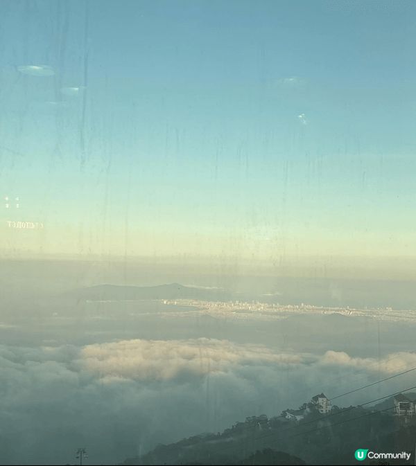 呢度係越南峴港巴拿山 ，除左端士同我其中一個最高嘅纜車 上到...