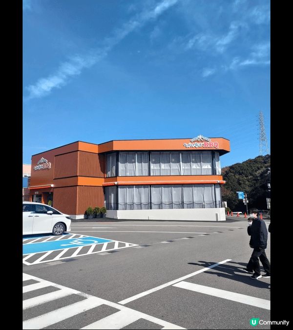 到和歌山必定要到魚市場品嚐新鮮海鮮，而這裏有得燒烤可以買海鮮...