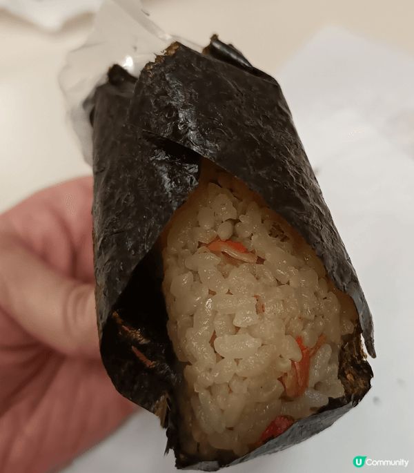 鮑魚是過新年必需要的美食，這間主打日式三角紫菜飯團小食店，也...