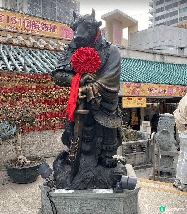 農曆新年好去處是香港月老廟，不得不提嗇色園黃大仙祠，這是香港...