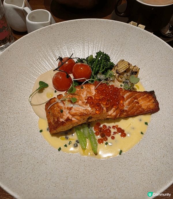 香煎三文魚意式飯好食到爆，三文魚煎到外脆內軟，口感一流，配埋...