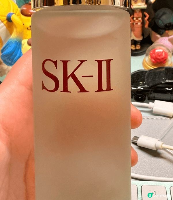 美妝前一定要做好保濕，用sk-II嘅神仙水補充水份後再搽el...