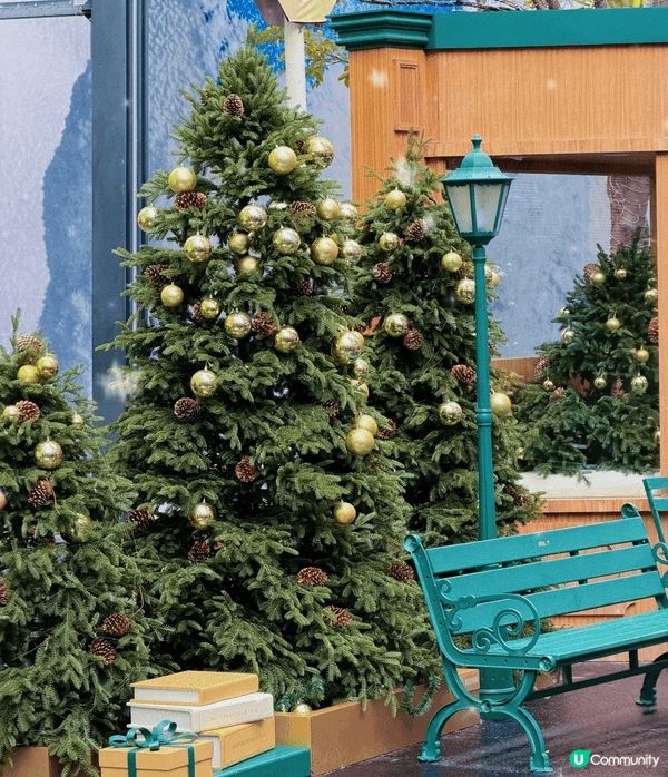 深圳萬像天地嘅聖誕裝飾真係好正！ 書本聖誕樹夠曬文藝，入面打...