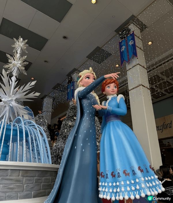 今年中環海傍有旅發局搞嘅冬日小鎮，20米高巨型聖誕樹好耀眼，...