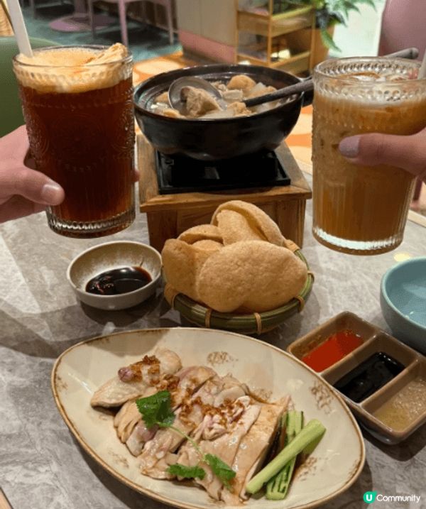 🧡 AuntieMALAY 係海港城嘅馬來西亞餐廳，環境乾淨...