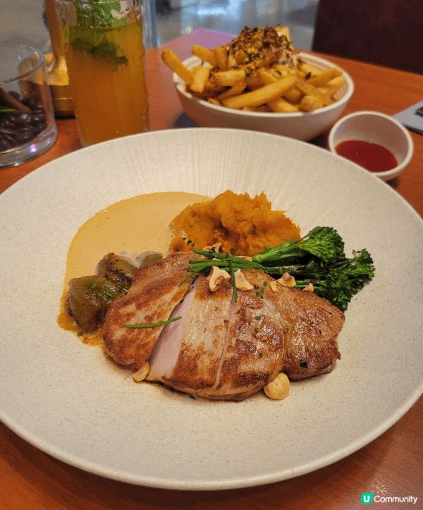 最近去咗啟德嘅Airside Cafe ，裝修簡約高雅，先來...