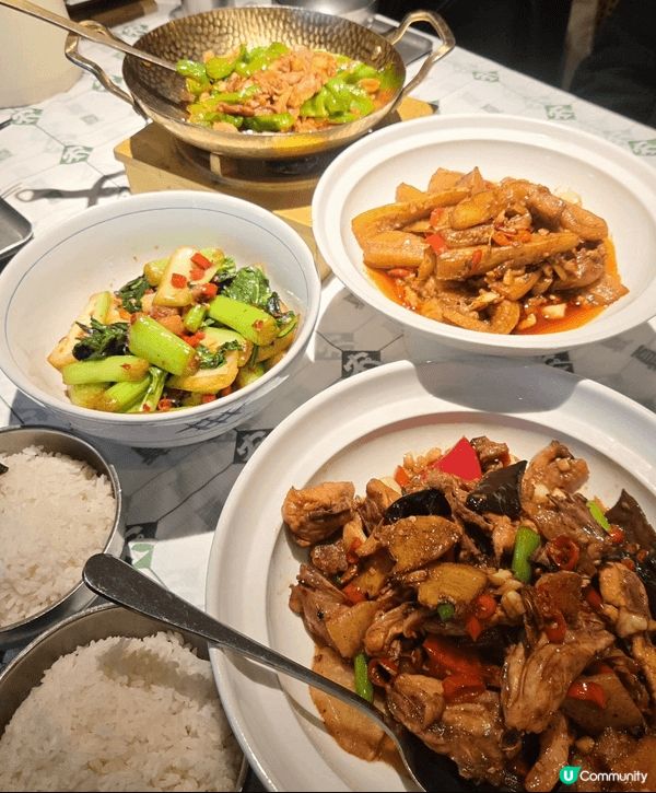 呢幾日濕凍濕凍冇胃口，諗起心思思嘅湖南菜，喺農耕記食開年飯係...