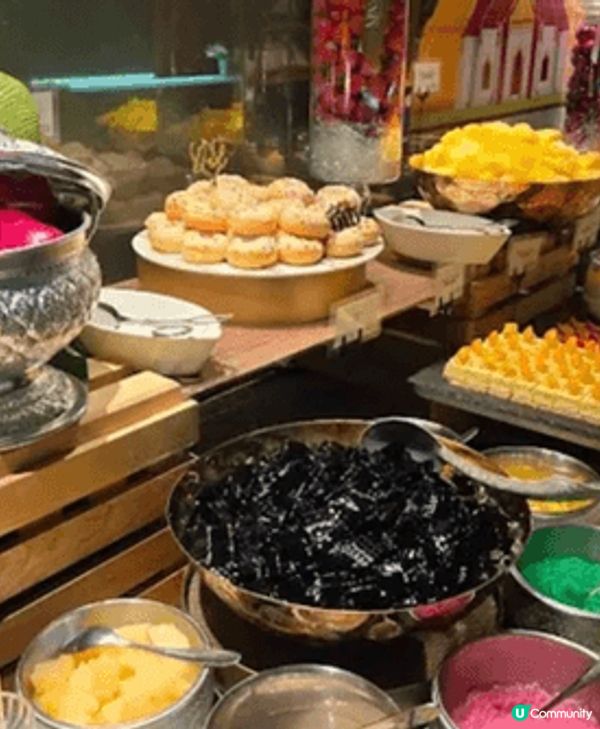 之前同朋友去過沙田帝都酒店食宵夜自助餐，食物質素不錯，環境舒...