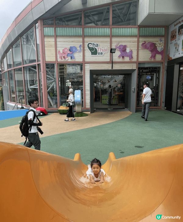 新都會廣場5樓有個「歷奇公園」，上星期同孫女去！地方闊落，有...