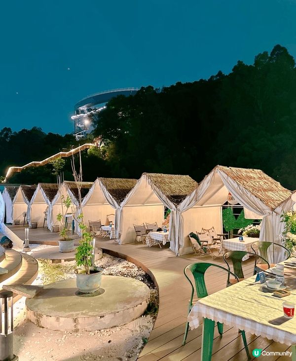 前兩天去了一家很有氣氛感的天台餐廳 露營風格主題🏕️有帳篷、...