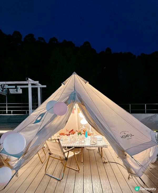 前兩天去了一家很有氣氛感的天台餐廳 露營風格主題🏕️有帳篷、...