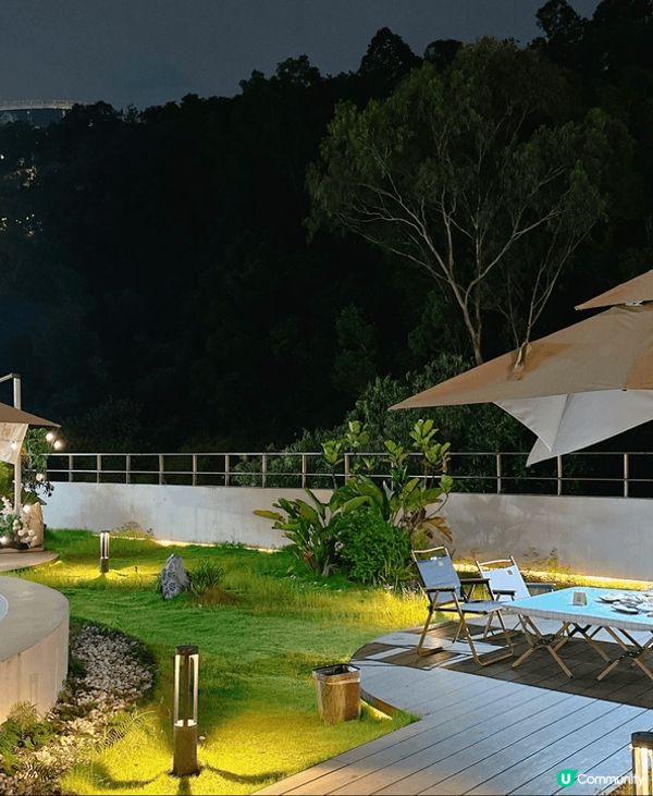 前兩天去了一家很有氣氛感的天台餐廳 露營風格主題🏕️有帳篷、...