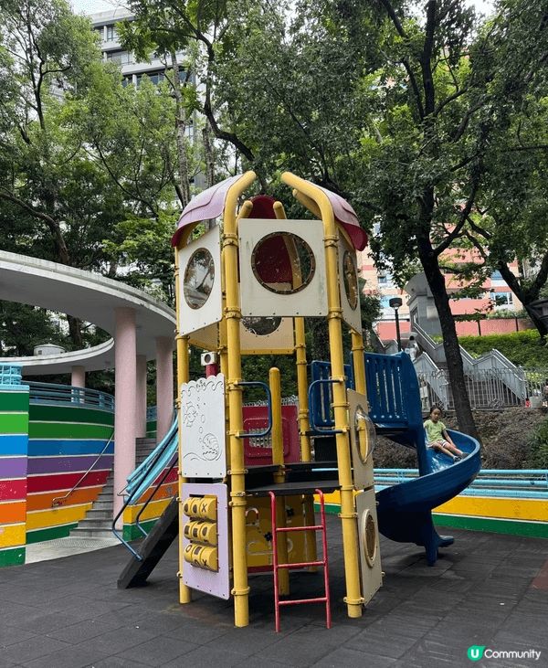 香港公園彩虹遊樂場！有大型繩網陣、攀爬架、同市區少見嘅大沙池...