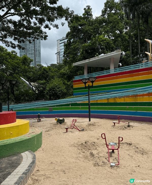 香港公園彩虹遊樂場！有大型繩網陣、攀爬架、同市區少見嘅大沙池...