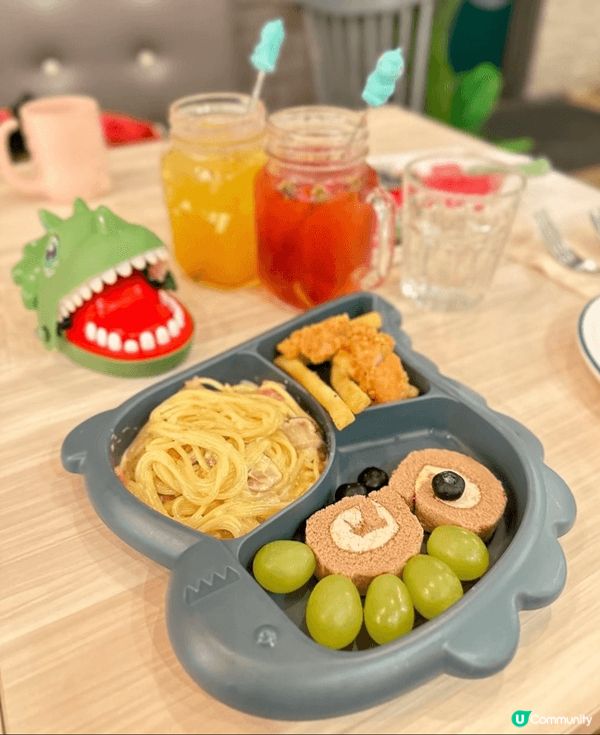 今次想同大家講呢間親子餐廳，有部揸車嘅遊戲機俾佢玩，非常驚喜...