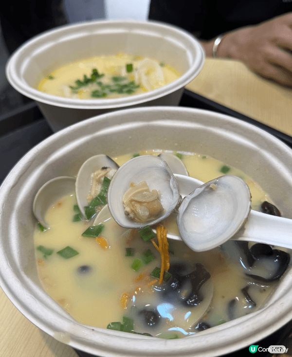 嚟到觀塘東廣場嘅「雞胗花膠雞米線專門店」，主打滋補花膠雞，今...