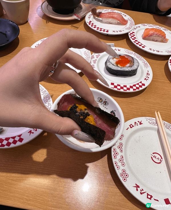 喺香港壽司郎，裝收同服務好有日本感，仲有香港限定壽司添。不過...