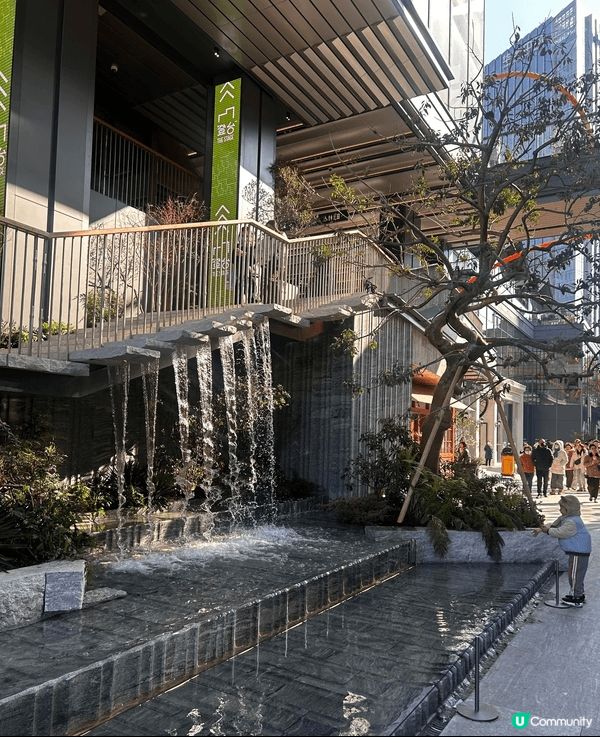 而家內地好多商場嘅戶外設計真係好落本，好似蘇州萬象天地咁，將...