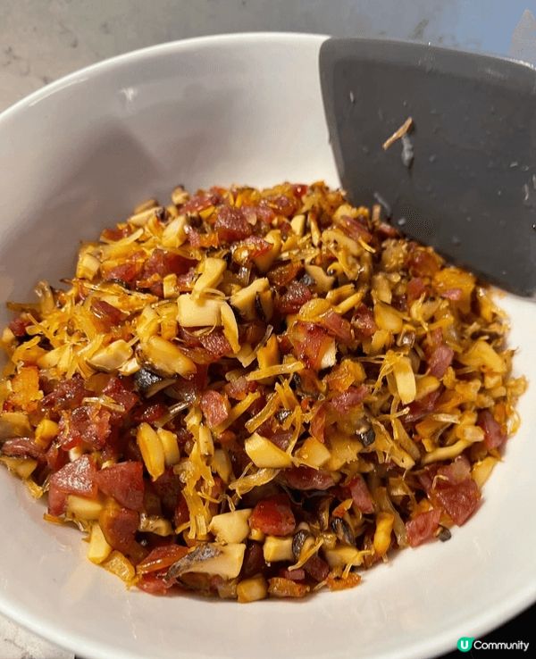 🥂過新年，自然少不了🥕蘿蔔糕，因為它象徵著「好彩頭」，寓意著...