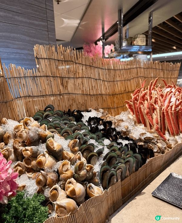 週五同屋企人一齊去食buffet，有任食龍蝦、蟹腳、生蠔、日...