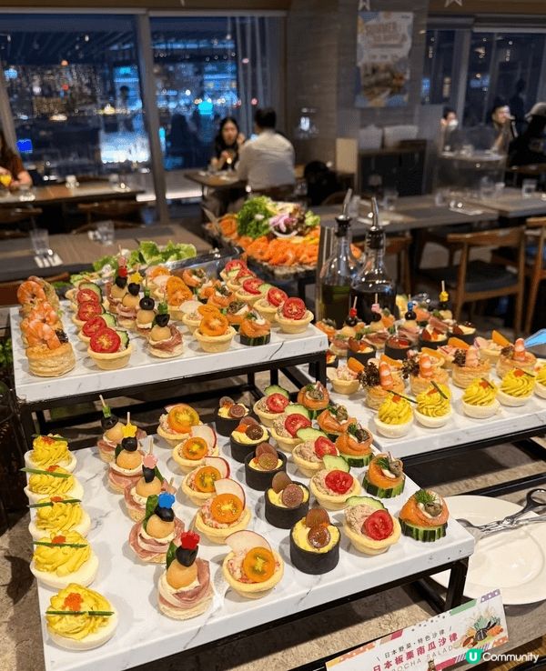週五同屋企人一齊去食buffet，有任食龍蝦、蟹腳、生蠔、日...