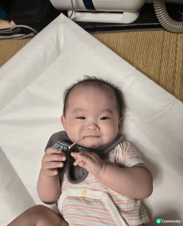 一定要有既育兒好物，包括帶BB走圍去既嬰兒車、可以放BB入去...