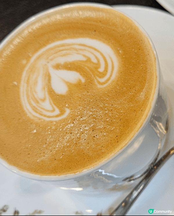 去咗ifc呢間cafe Dalloyau  佢嘅蛋糕靚到真係...