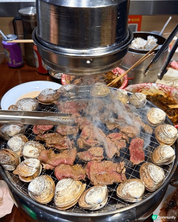 呢間深圳「那家小牛」主打東北泥爐烤肉，個炭火泥爐夠晒地道，烤...
