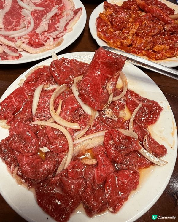 呢間深圳「那家小牛」主打東北泥爐烤肉，個炭火泥爐夠晒地道，烤...