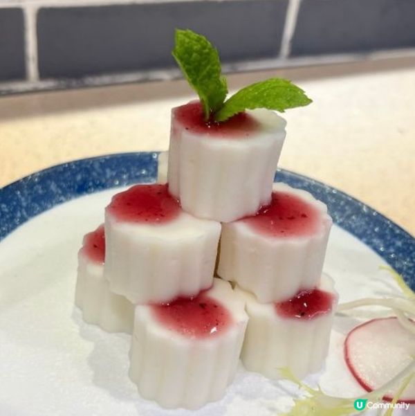 草莓🍓椰汁糕·椰奶味清淡·配草莓果醬酸酸甜甜夠香滑