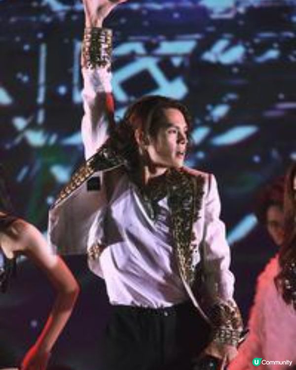 邱傲然 - 香港男歌手、香港男子跳唱組合MIRROR成員