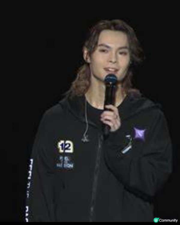 邱傲然 - 香港男歌手、香港男子跳唱組合MIRROR成員