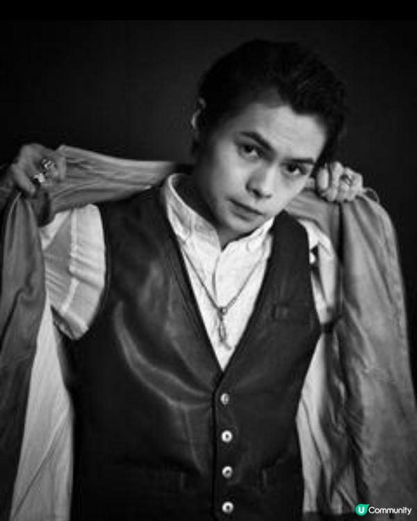 邱傲然 - 香港男歌手、香港男子跳唱組合MIRROR成員