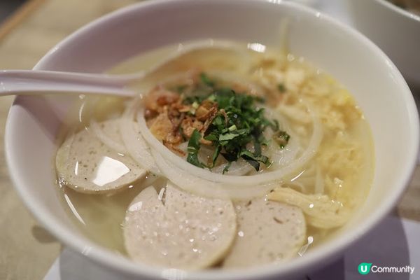 Le Viet 主打新派越菜，菜式做得精緻，價錢抵食足料，越式生牛河、牛油焗大頭蝦、椰青海鮮焗飯及金不換白酒煮蜆都是招牌菜。 THE ONE 消費券優惠 尖沙咀美食攻略 牛肉湯河 法包 串燒 牛腩咖哩