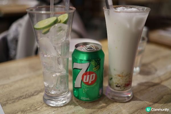 Le Viet 主打新派越菜，菜式做得精緻，價錢抵食足料，越式生牛河、牛油焗大頭蝦、椰青海鮮焗飯及金不換白酒煮蜆都是招牌菜。 THE ONE 消費券優惠 尖沙咀美食攻略 牛肉湯河 法包 串燒 牛腩咖哩