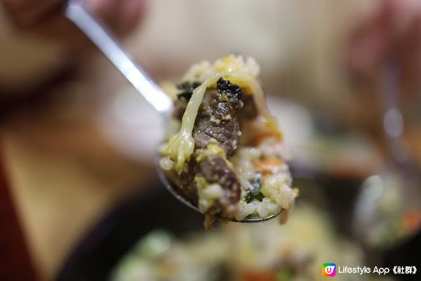 主打多款傳統韓國料理，設有韓燒烤肉區：五花肉、豬皮等夾生菜，真正韓式風味。芝士排骨年糕足料，芝士滿瀉。 南大門 尖沙咀 美食攻略2023 你好香港 南大門3號 HELLO HONG KONG 美食優惠