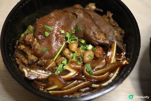 呢間喺將軍澳新開嘅滷水店充滿台灣風味，特別推介台式手撕鹽水雞，雞皮爽滑，雞肉鮮嫩多汁，咸香微辣夠哂惹味，絕對係正宗台灣美味！而打淥滷汁拌粉 青衣城 寶林新都城美食攻略2023 好去處 滷肉飯 便當