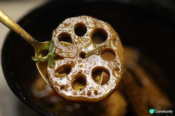 呢間喺將軍澳新開嘅滷水店充滿台灣風味，特別推介台式手撕鹽水雞，雞皮爽滑，雞肉鮮嫩多汁，咸香微辣夠哂惹味，絕對係正宗台灣美味！而打淥滷汁拌粉 青衣城 寶林新都城美食攻略2023 好去處 滷肉飯 便當