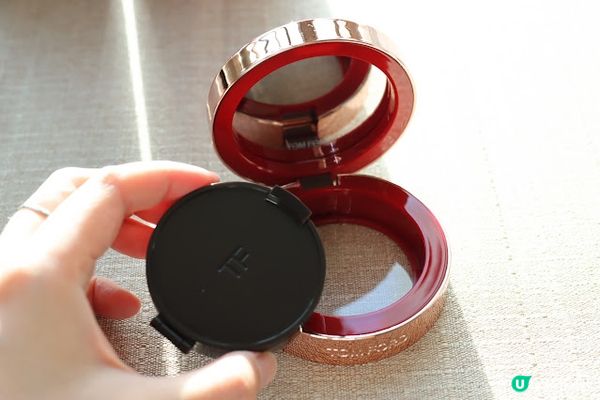 明星至愛用TOM FORD氣墊粉底套裝