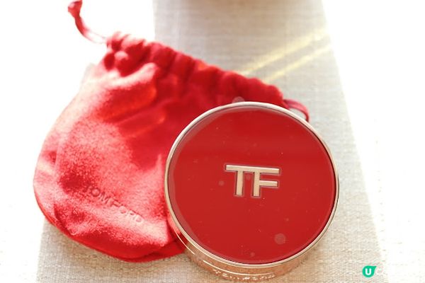 明星至愛用TOM FORD氣墊粉底套裝