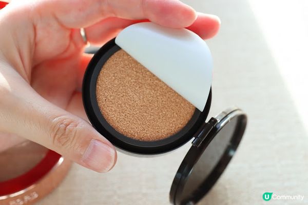 明星至愛用TOM FORD氣墊粉底套裝