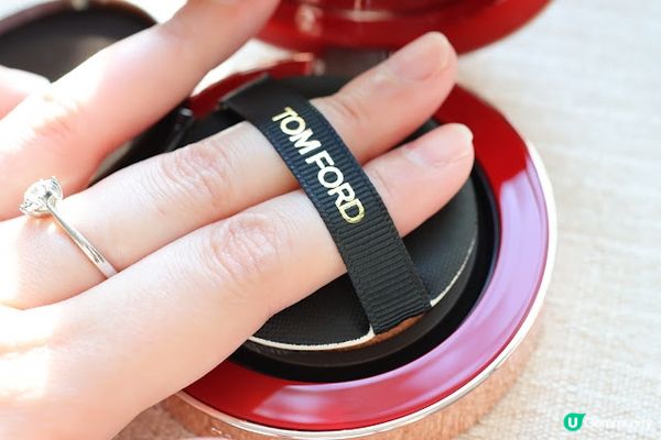 明星至愛用TOM FORD氣墊粉底套裝