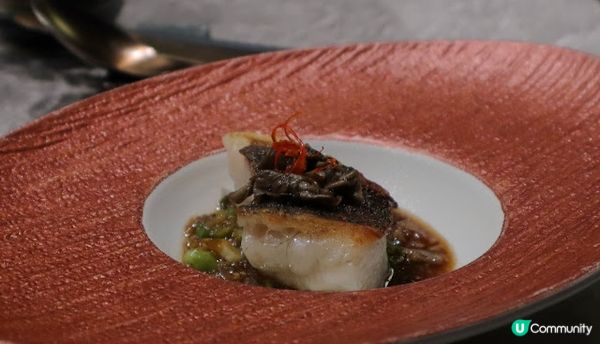 吃得滋補與氣派。獅房菜