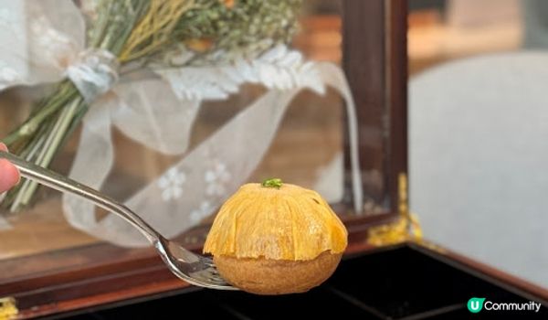 打開盒子沐花香。合和酒店咖啡廳