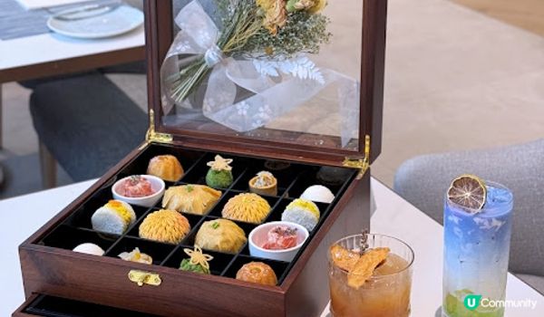 打開盒子沐花香。合和酒店咖啡廳