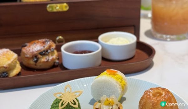 打開盒子沐花香。合和酒店咖啡廳